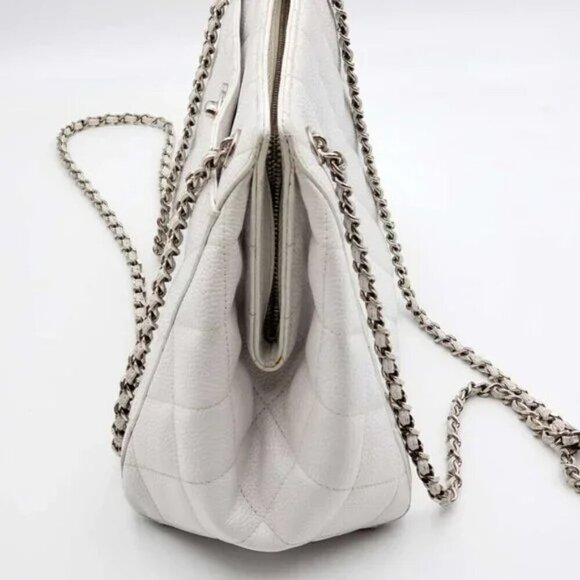 CHANEL Quilted Matelasse CC Logo Caviar Skin Chain Shoulder Bag - Picture 5 of 16
